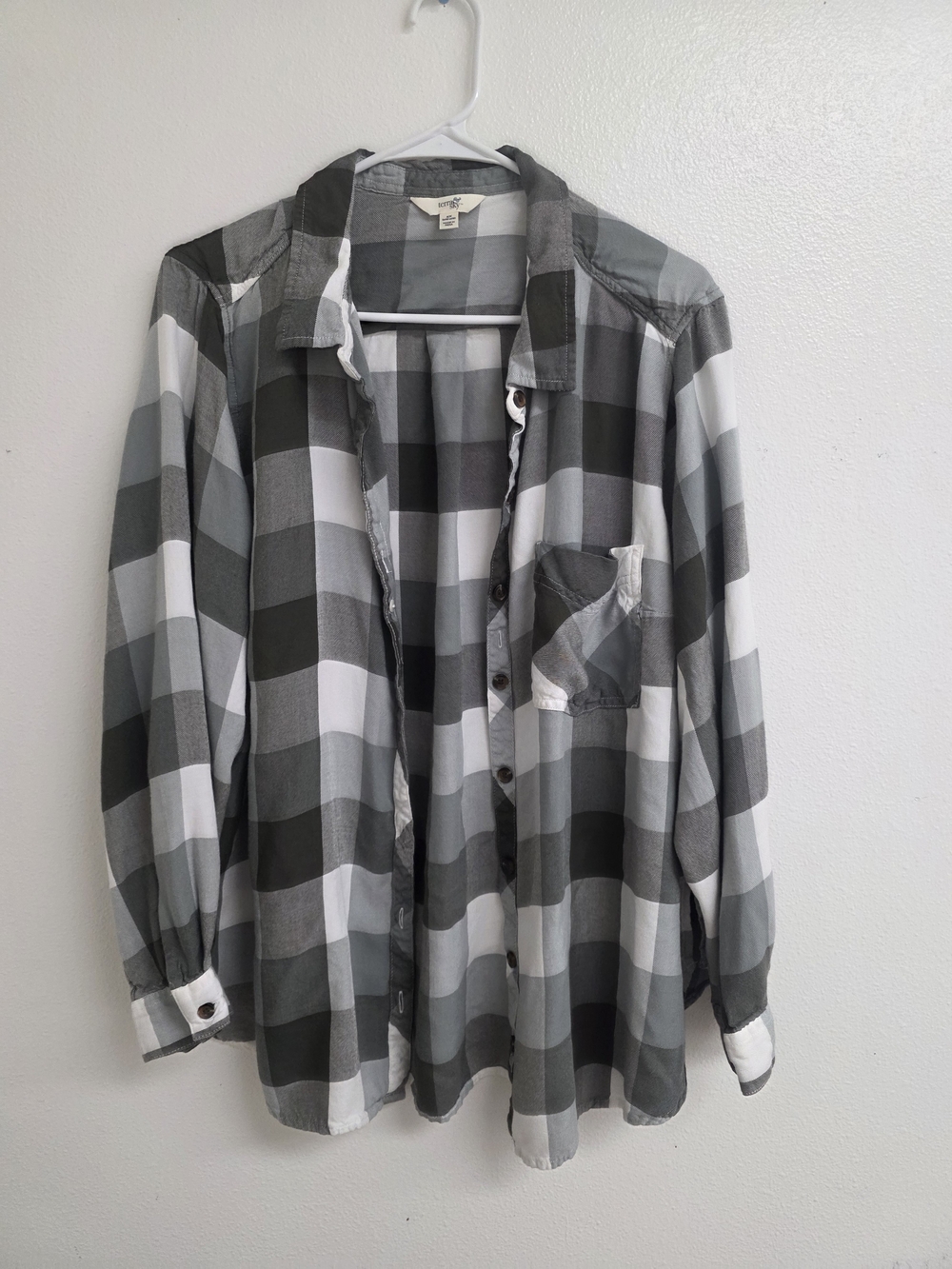 Terra & Sky Gray, Black & White Plaid Button-Down Shirt (0716)